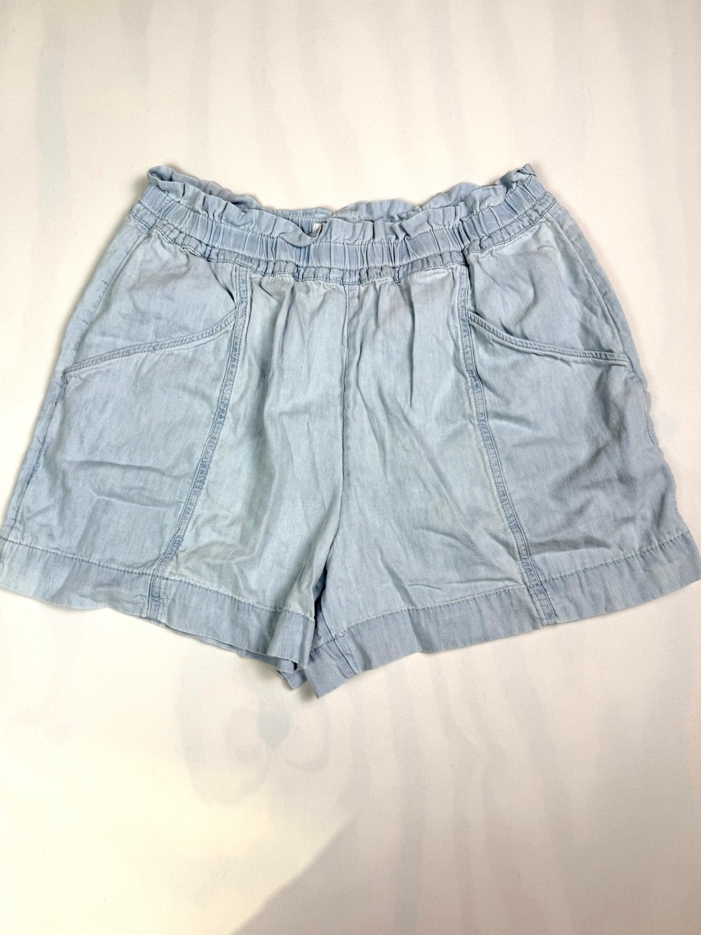Elizabeth and James Chambray Paperbag Waist Pull On Shorts Medium 100% Cotton
